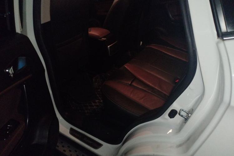 Used GAC Trumpchi GS5 Super 2016 2.0L Automatic Two-Wheel Drive Anniversary Edition Left Rear Seat