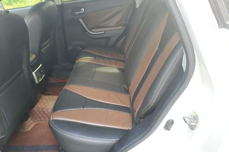 Used GAC Trumpchi GS5 Super 2016 2.0L Automatic Two-Wheel Drive Anniversary Edition Left Rear Seat