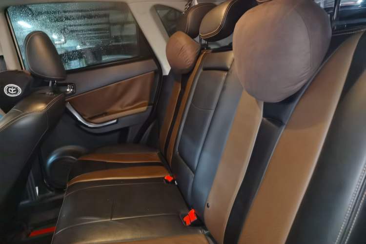 Used GAC Trumpchi GS5 Super 2016 1.8T Automatic All-Wheel-Drive Anniversary Edition Left Rear Seat