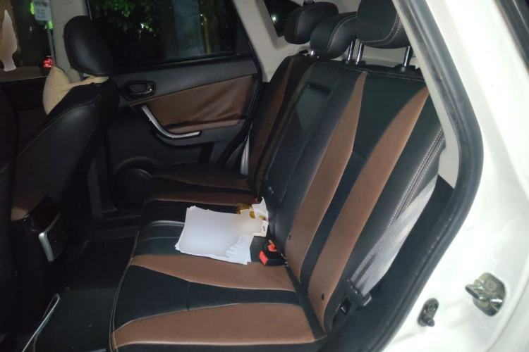 Used GAC Trumpchi GS5 Super 2016 1.8T Automatic Two-Wheel Drive Anniversary Edition Left Rear Seat