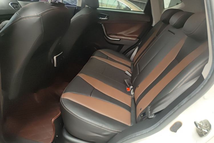 Used GAC Trumpchi GS5 Super 2016 2.0L Automatic Two-Wheel Drive Anniversary Edition Left Rear Seat