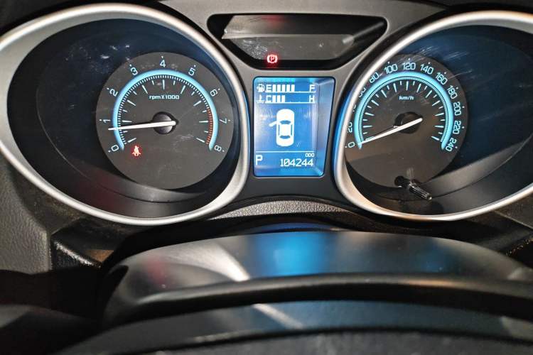 Used GAC Trumpchi GS5 Super 2016 1.8T Automatic Two-Wheel Drive Anniversary Edition Odometer Close Up