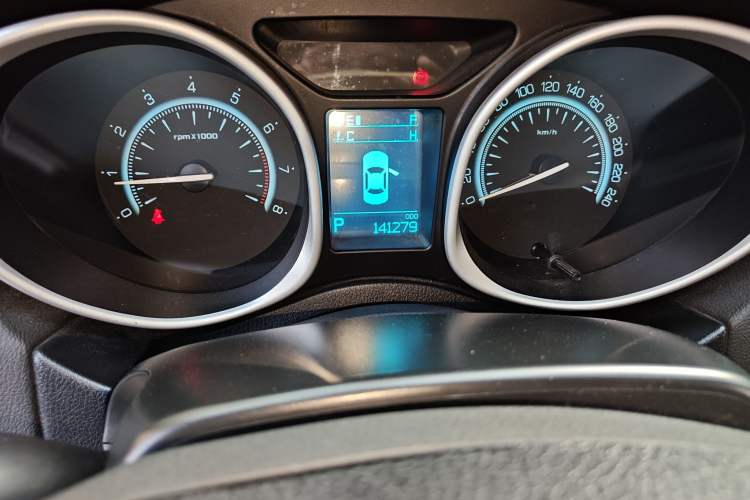 Used GAC Trumpchi GS5 Super 2016 1.8T Automatic Two-Wheel Drive Anniversary Edition Odometer Close Up