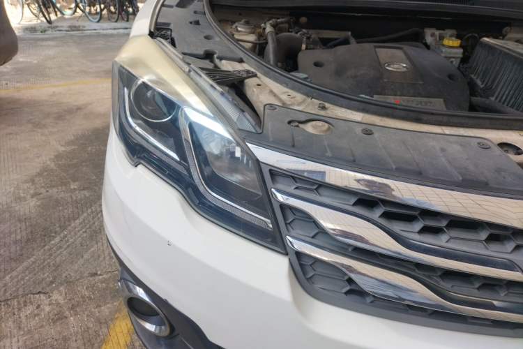 Used GAC Trumpchi GS5 Super 2016 1.8T Automatic Two-Wheel Drive Anniversary Edition Right Front Headlight