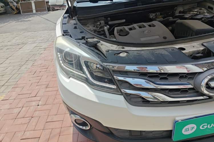 Used GAC Trumpchi GS5 Super 2016 2.0L Automatic Two-Wheel Drive Anniversary Edition Right Front Headlight