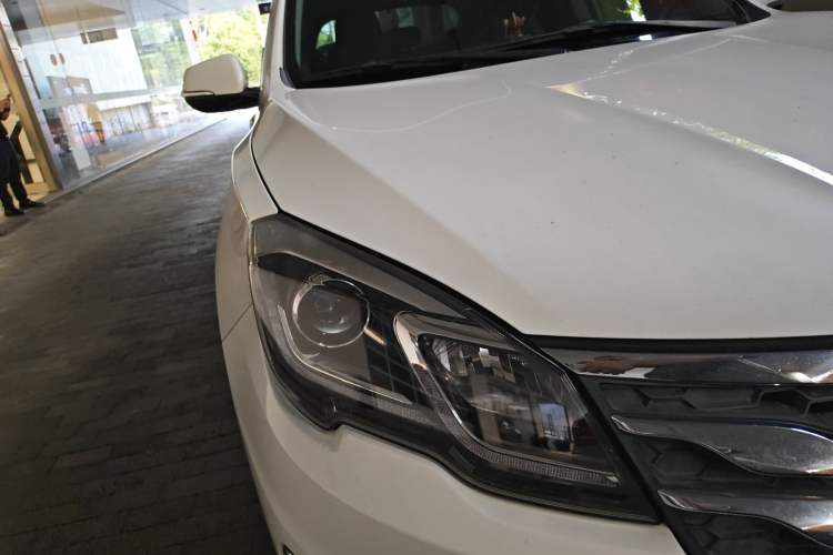Used GAC Trumpchi GS5 Super 2016 1.8T Automatic Two-Wheel Drive Anniversary Edition Right Front Headlight