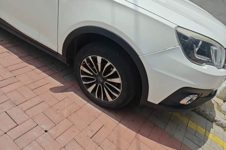 Used GAC Trumpchi GS5 Super 2016 2.0L Automatic Two-Wheel Drive Anniversary Edition Right Front Wheel Hub