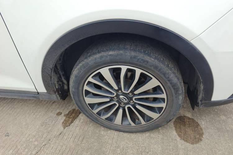 Used GAC Trumpchi GS5 Super 2016 2.0L Automatic Two-Wheel Drive Anniversary Edition Right Front Wheel Hub