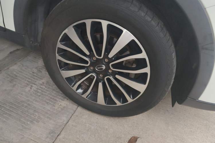 Used GAC Trumpchi GS5 Super 2016 2.0L Automatic Two-Wheel Drive Anniversary Edition Right Front Wheel Hub