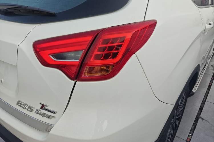 Used GAC Trumpchi GS5 Super 2016 1.8T Automatic Two-Wheel Drive Anniversary Edition Right Rear Taillight