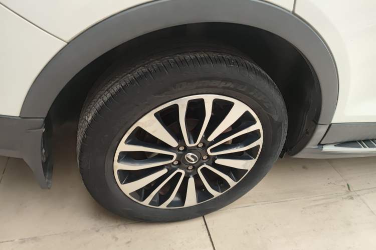 Used GAC Trumpchi GS5 Super 2016 2.0L Automatic Two-Wheel Drive Anniversary Edition Right Rear Wheel Hub