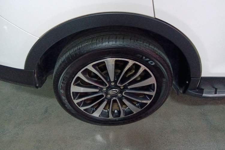 Used GAC Trumpchi GS5 Super 2016 1.8T Automatic All-Wheel-Drive Anniversary Edition Right Rear Wheel Hub