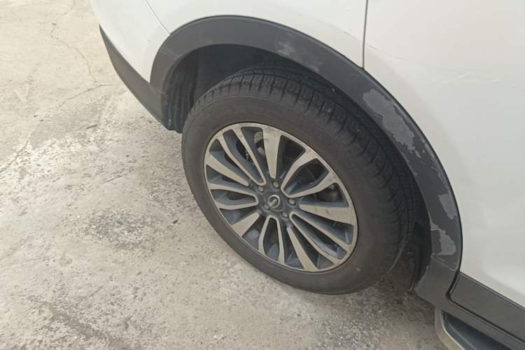 Used GAC Trumpchi GS5 Super 2016 2.0L Automatic Two-Wheel Drive Anniversary Edition Right Rear Wheel Hub