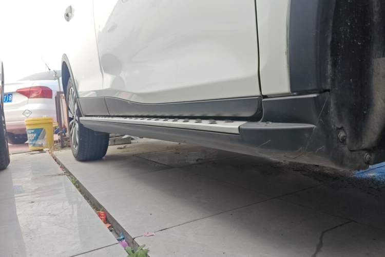 Used GAC Trumpchi GS5 Super 2016 1.8T Automatic Two-Wheel Drive Anniversary Edition Right Side Sill