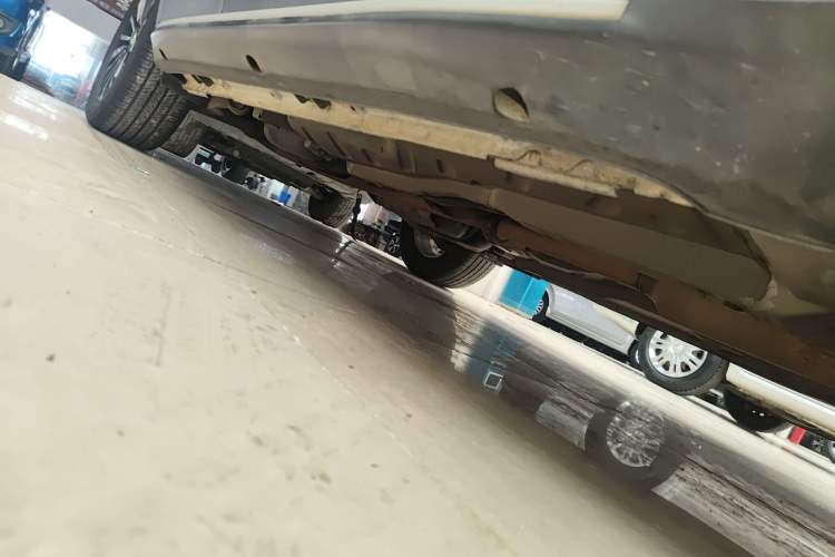 Used GAC Trumpchi GS5 Super 2016 2.0L Automatic Two-Wheel Drive Anniversary Edition Right Side Sill