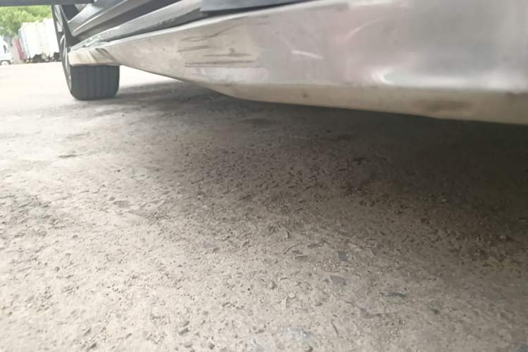 Used GAC Trumpchi GS5 Super 2016 2.0L Automatic Two-Wheel Drive Anniversary Edition Right Side Sill