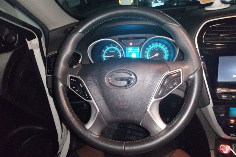 Used GAC Trumpchi GS5 Super 2016 2.0L Automatic Two-Wheel Drive Anniversary Edition Steering Wheel