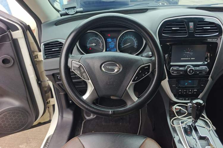 Used GAC Trumpchi GS5 Super 2016 2.0L Automatic Two-Wheel Drive Anniversary Edition Steering Wheel