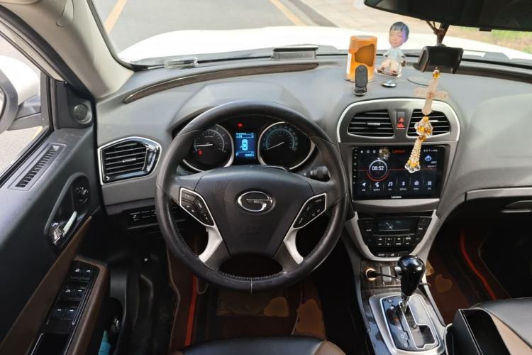Used GAC Trumpchi GS5 Super 2016 2.0L Automatic Two-Wheel Drive Anniversary Edition Steering Wheel