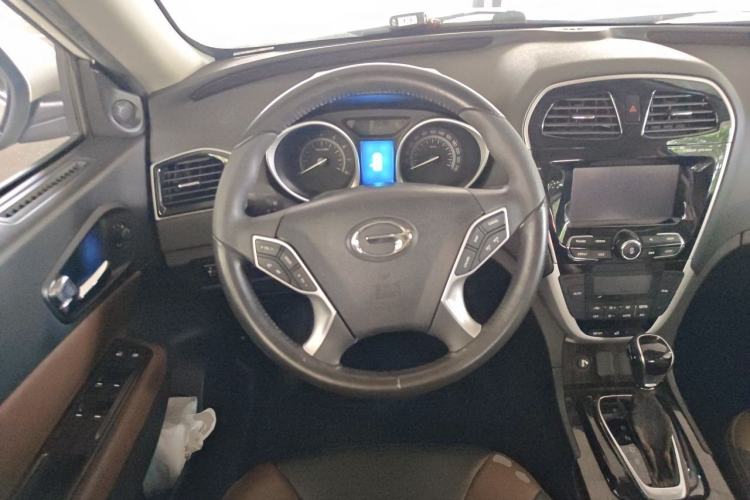 Used GAC Trumpchi GS5 Super 2016 1.8T Automatic Two-Wheel Drive Luxury Smart Edition Steering Wheel