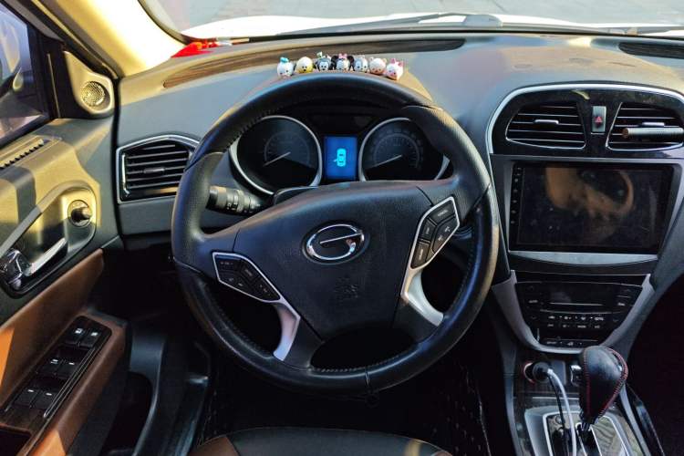 Used GAC Trumpchi GS5 Super 2016 2.0L Automatic Two-Wheel Drive Anniversary Edition Steering Wheel
