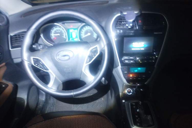 Used GAC Trumpchi GS5 Super 2016 2.0L Automatic Two-Wheel Drive Anniversary Edition Steering Wheel