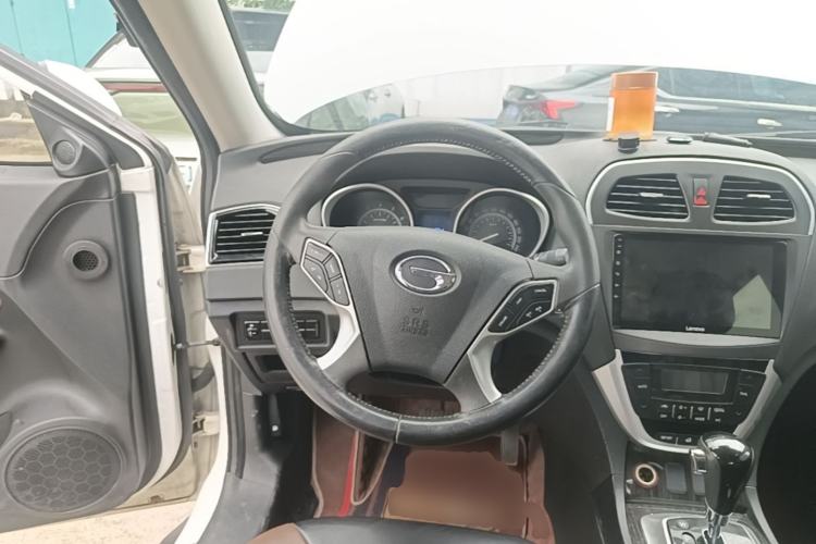 Used GAC Trumpchi GS5 Super 2016 2.0L Automatic Two-Wheel Drive Anniversary Edition Steering Wheel