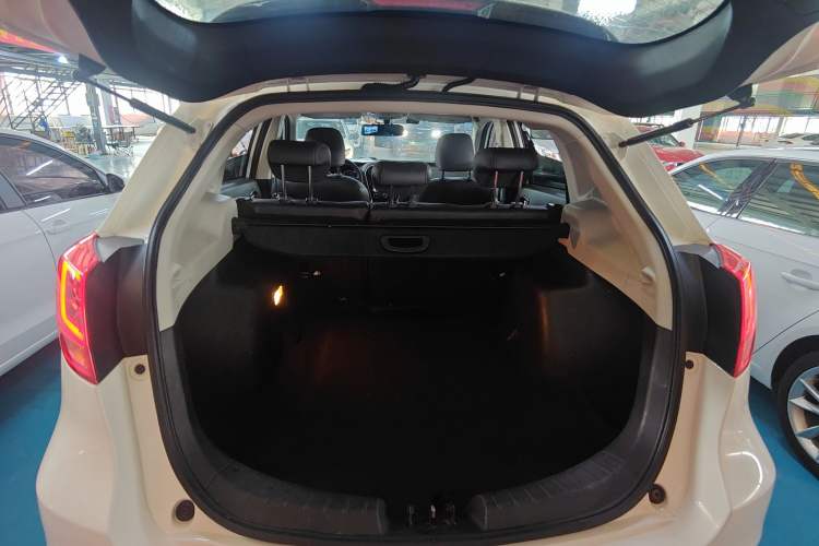 Used GAC Trumpchi GS5 Super 2016 1.8T Automatic Two-Wheel Drive Luxury Smart Edition Trunk