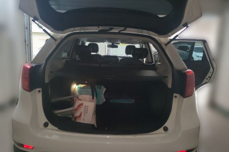 Used GAC Trumpchi GS5 Super 2016 2.0L Automatic Two-Wheel Drive Anniversary Edition Trunk