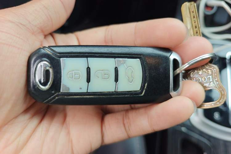 Used GAC Trumpchi GS5 Super 2016 2.0L Automatic Two-Wheel Drive Anniversary Edition Vehicle Key