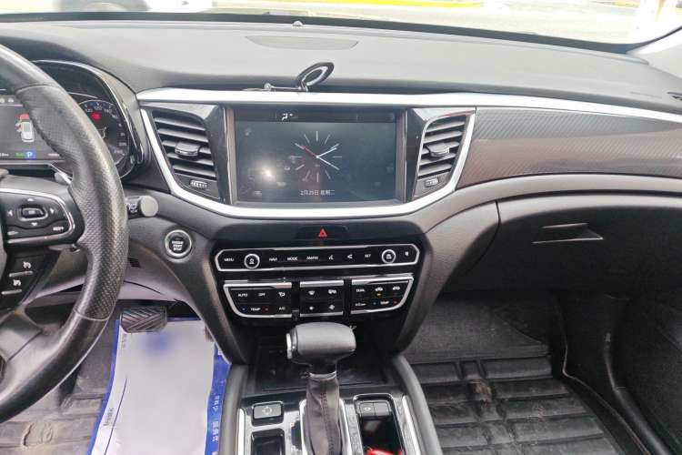 Used GAC Trumpchi GS7 2017 320T Four-Wheel Drive Luxury Smart Connectivity Model Audio And AC Panel