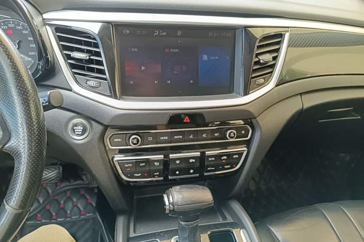Used GAC Trumpchi GS7 2017 280T Two-Wheel Drive Luxury Model Audio And AC Panel