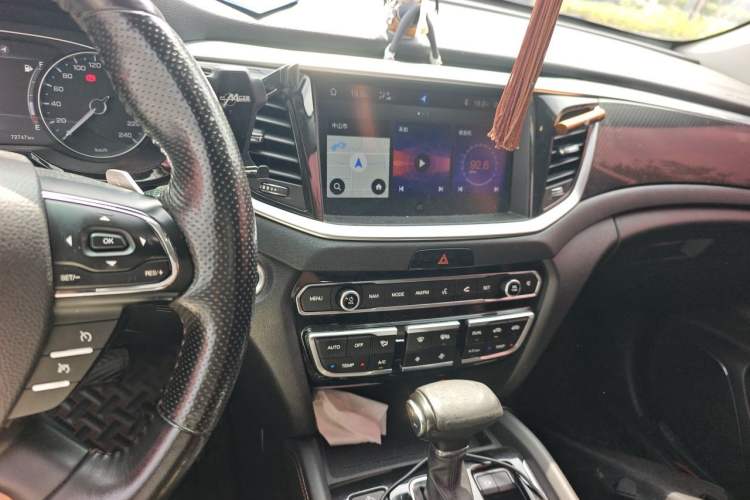 Used GAC Trumpchi GS7 2017 320T Two-Wheel-Drive Luxury Smart Connectivity Model Audio And AC Panel