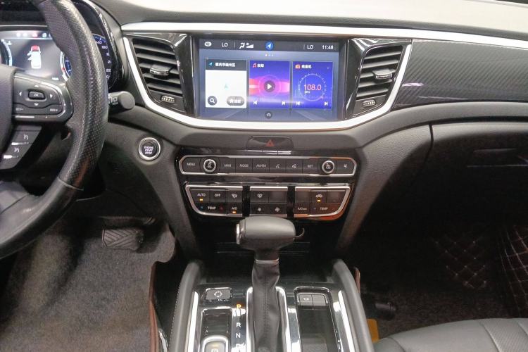 Used GAC Trumpchi GS7 2017 320T Two-Wheel-Drive Luxury Smart Connectivity Model Audio And AC Panel