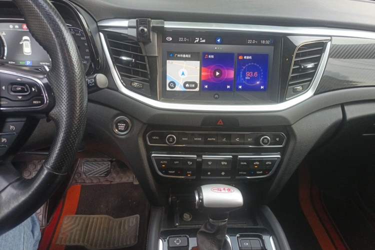 Used GAC Trumpchi GS7 2017 320T Two-Wheel-Drive Luxury Smart Connectivity Model Audio And AC Panel