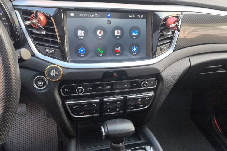 Used GAC Trumpchi GS7 2017 320T Two-Wheel-Drive Luxury Smart Connectivity Model Audio And AC Panel