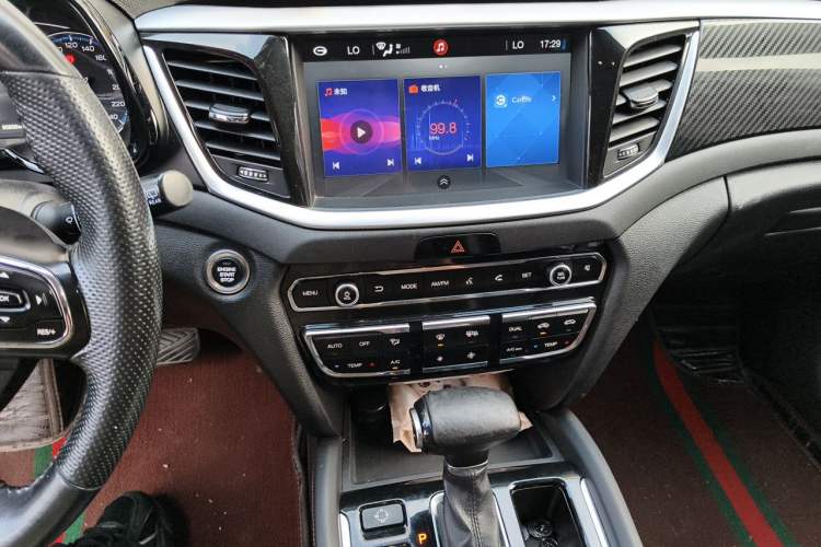 Used GAC Trumpchi GS7 2017 280T Two-Wheel Drive Luxury Model Audio And AC Panel