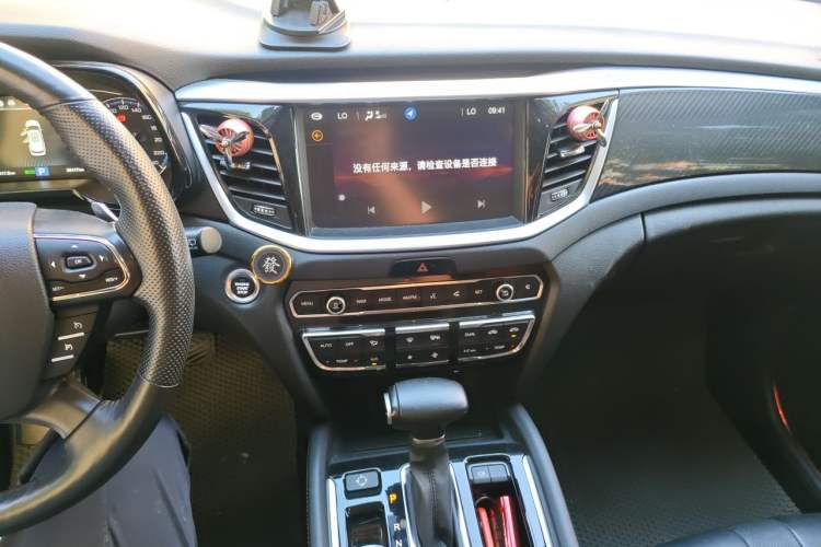 Used GAC Trumpchi GS7 2017 320T Two-Wheel-Drive Luxury Smart Connectivity Model Audio And AC Panel