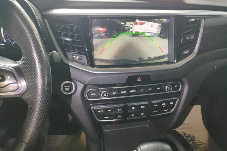 Used GAC Trumpchi GS7 2017 280T Two-Wheel Drive Luxury Model Audio And AC Panel