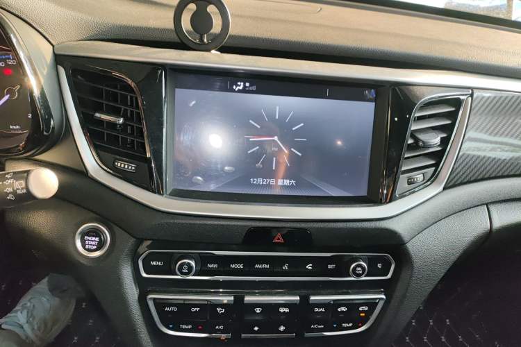 Used GAC Trumpchi GS7 2017 320T Four-Wheel Drive Luxury Smart Connectivity Model Audio And AC Panel
