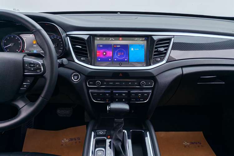Used GAC Trumpchi GS7 2017 280T Two-Wheel Drive Luxury Model Audio And AC Panel