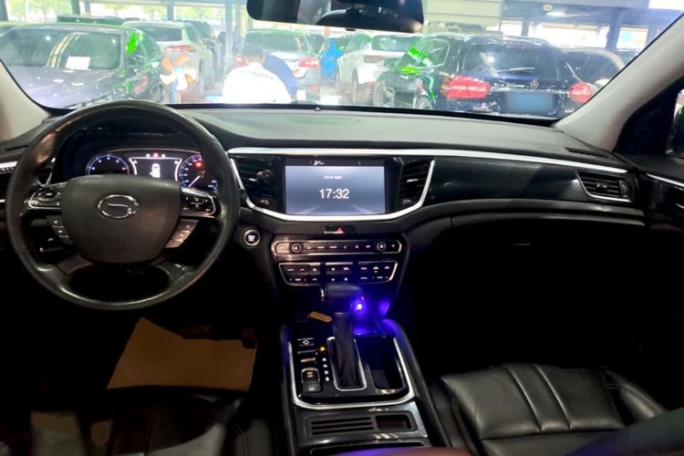 Used GAC Trumpchi GS7 2017 280T Two-Wheel Drive Luxury Model Center Console