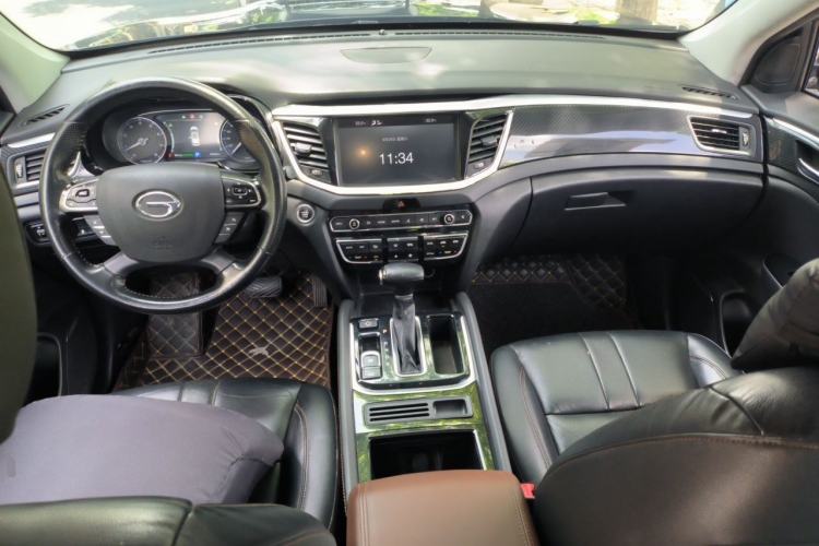 Used GAC Trumpchi GS7 2017 280T Two-Wheel Drive Luxury Model Center Console