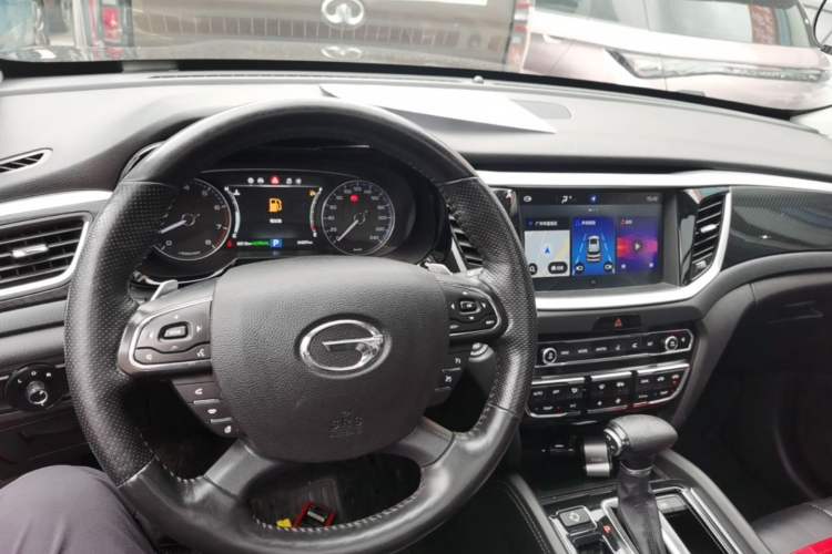 Used GAC Trumpchi GS7 2017 320T Two-Wheel-Drive Luxury Smart Connectivity Model Center Console