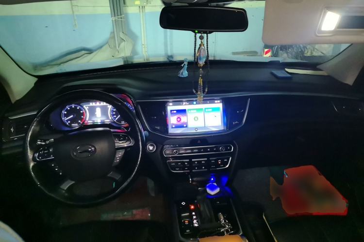 Used GAC Trumpchi GS7 2017 320T Two-Wheel-Drive Luxury Smart Connectivity Model Center Console