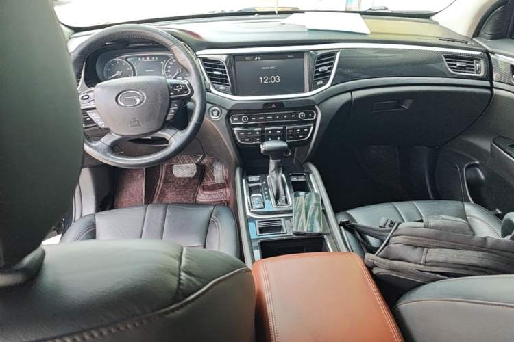 Used GAC Trumpchi GS7 2017 320T Two-Wheel-Drive Luxury Smart Connectivity Model Center Console