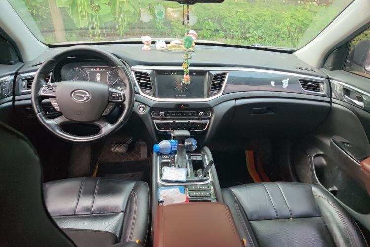 Used GAC Trumpchi GS7 2017 320T Two-Wheel-Drive Luxury Smart Connectivity Model Center Console