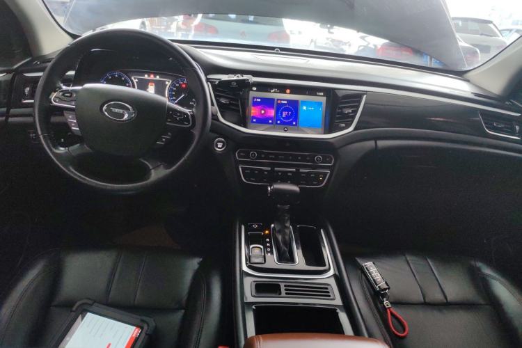 Used GAC Trumpchi GS7 2017 320T Two-Wheel-Drive Luxury Model Center Console
