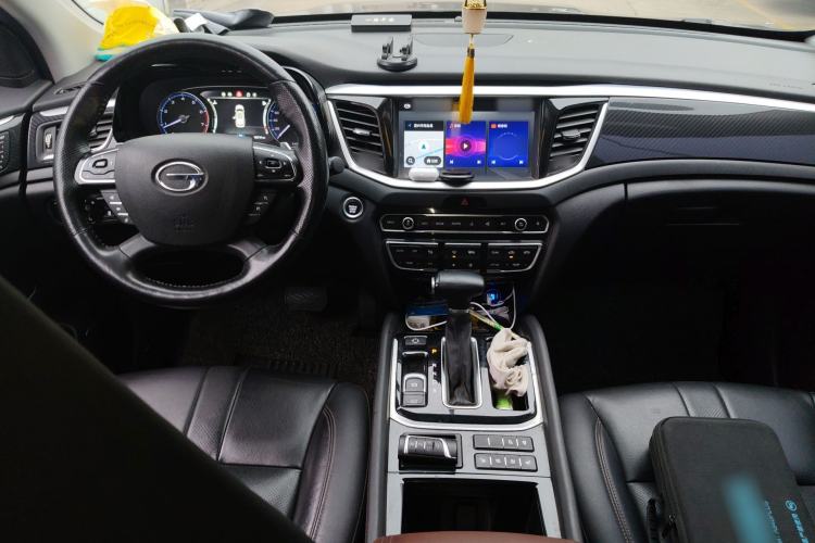 Used GAC Trumpchi GS7 2017 320T Two-Wheel-Drive Luxury Smart Connectivity Model Center Console