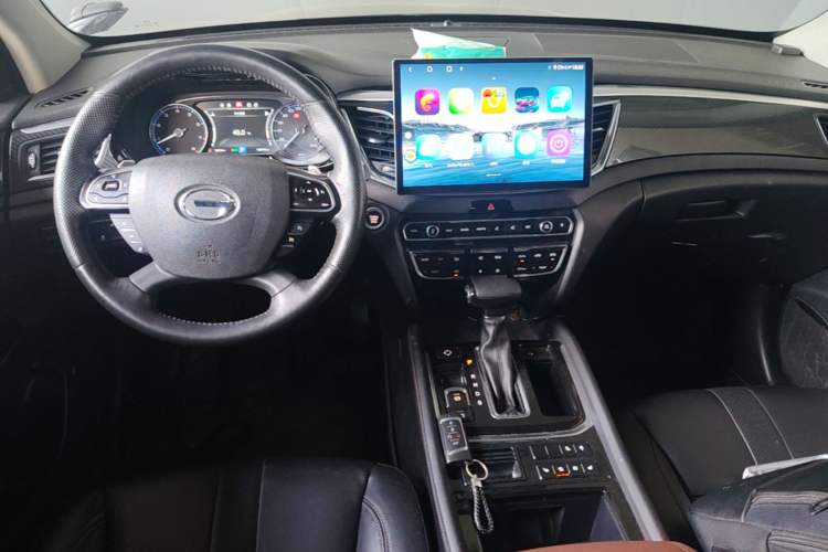 Used GAC Trumpchi GS7 2017 320T Two-Wheel-Drive Luxury Smart Connectivity Model Center Console